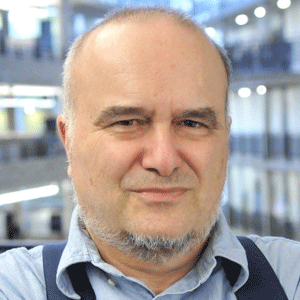 Supercomputers, Clouds and the Exascale Frontier