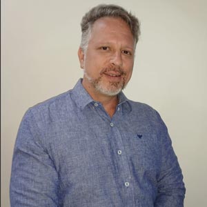 Bridging the Gap: Effectively Managing Data in the Era of Digital Apps and Legacies
