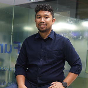 Facing Digitalization as Cyber Security Professional