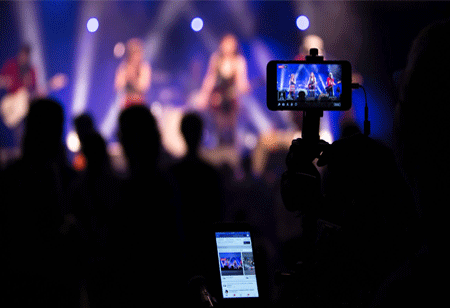 Podcast and Livesteaming in Delivering Lessons