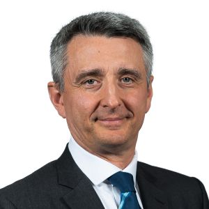 Building a Winning Relationship with Customers Through Service